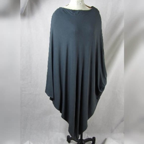 James & Joy Accessories - James & Joy Size Medium Charcoal Gray Knit Poncho